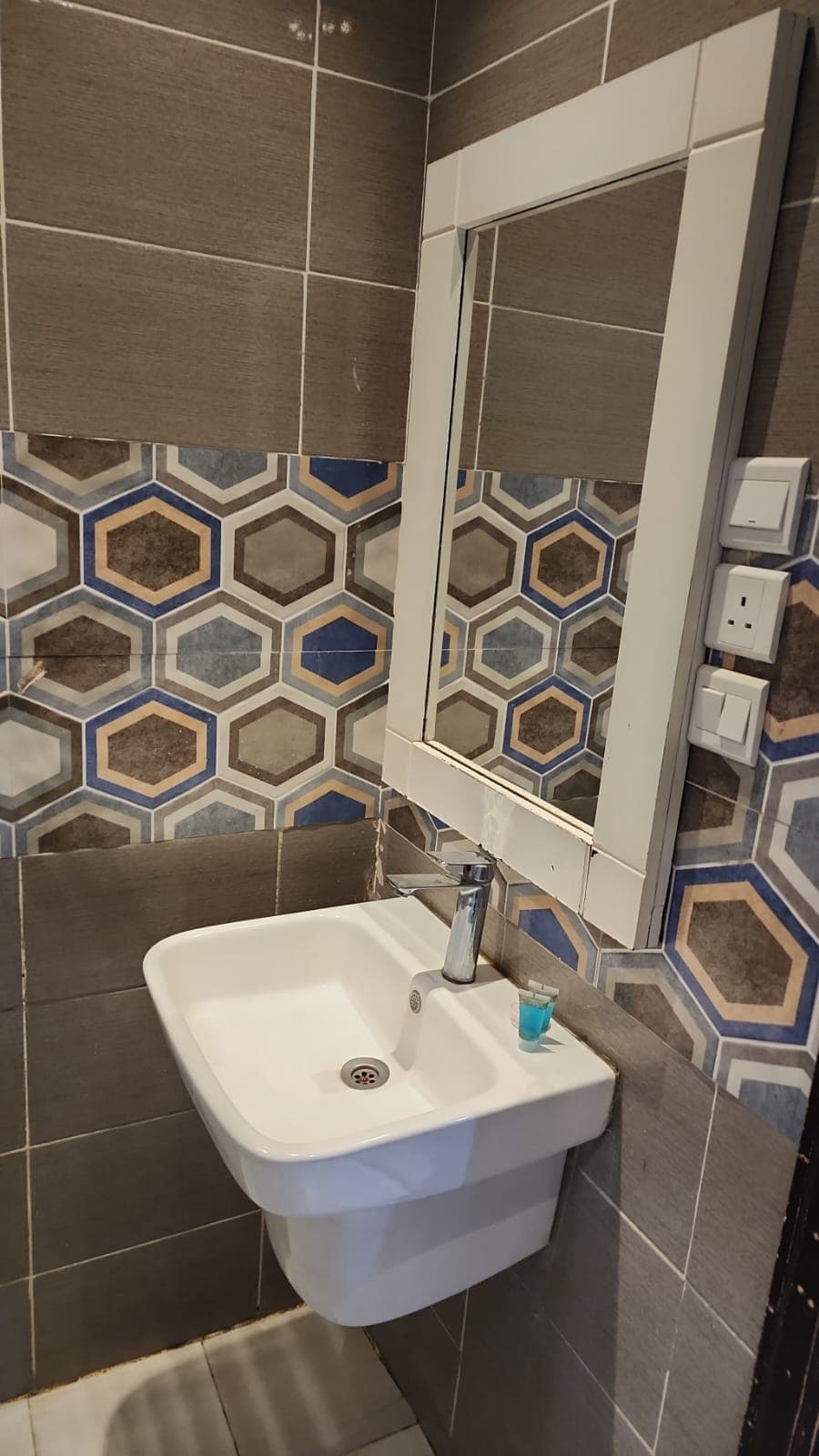 غرفة سرير مزدوج - Image 5